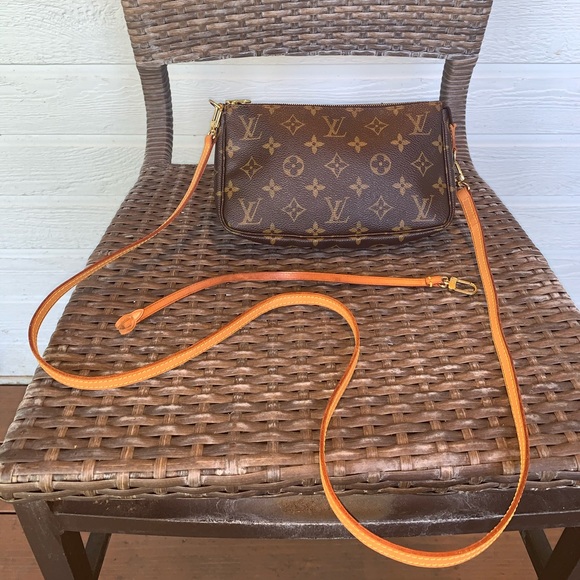 Louis Vuitton Handbags - ❌ SOLD ❌ Authentic Louis Vuitton Pochette